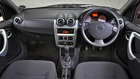 Np200_Interior