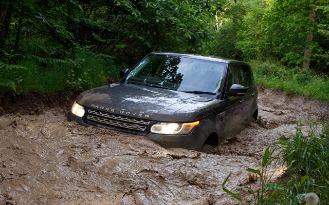 range-rover-water