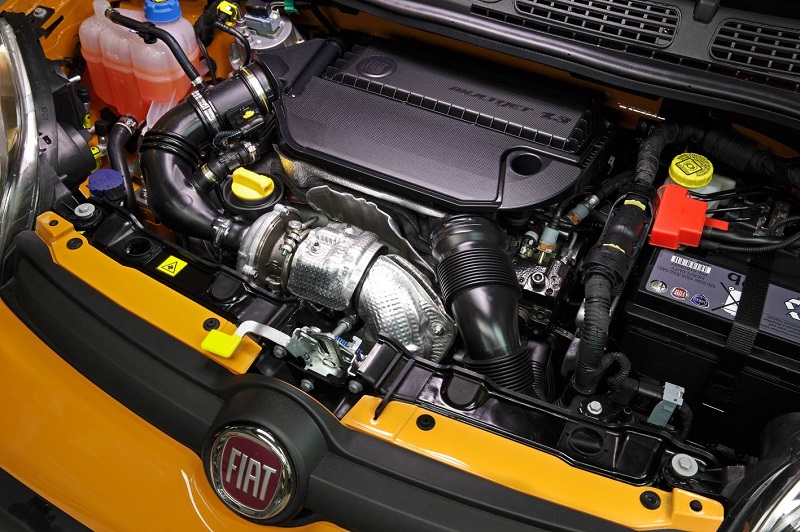 2014-Fiat-Panda-engine