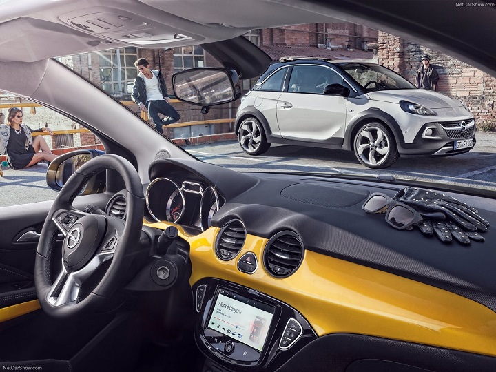 2015-Opel-Adam-Interior