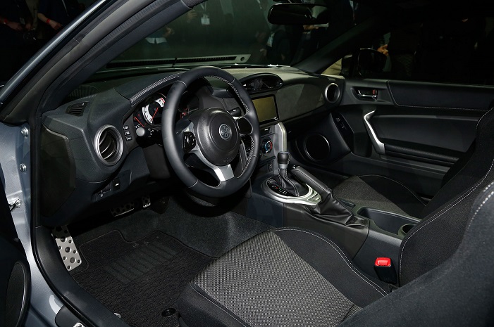 the interior of the toyota 86