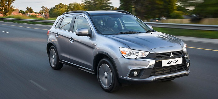 mitsubishi asx on the road