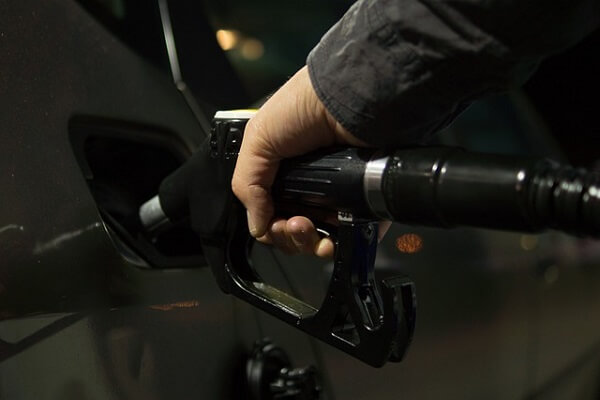 Easy fuel-saving tips for the new year | Auto Mart Blog