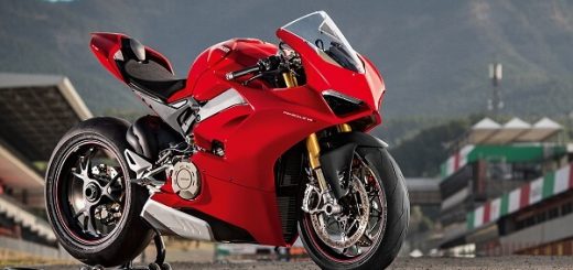 Panigale V4 - Featured