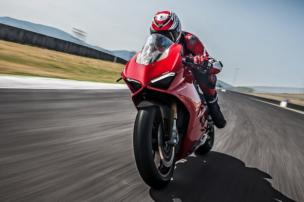 Panigale V4 - Front